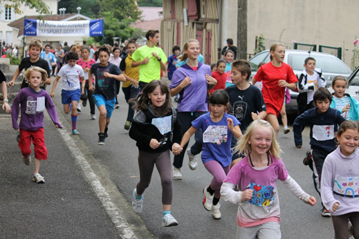 Petits et grands participent au cross 2013 au profit de l'Association Chrysalide